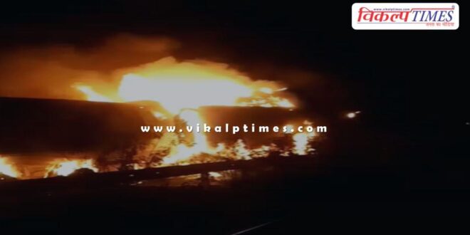 Major accident in Jodhpur, two trucks collide and catch fire