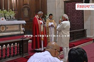 PM Narendra Modi reached the church and wished Merry Christmas