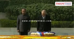 President Putin pays tribute to Mahatma Gandhi