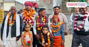 Sanjay Barwal, who returned home after securing 147th rank in UPSC ESE-2025, was given a grand welcome at the railway station.