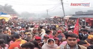 Amid the cold wave, the hills resounded with chants of Chauth Mata