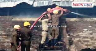 Fire breaks out in two warehouses in Kolkata