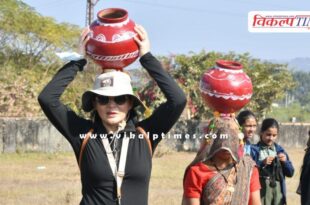 Foreign tourists rejoice in the expression of traditional games and folk culture in sawai madhopur