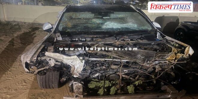 High Speed racing car audi accident in jaipur
