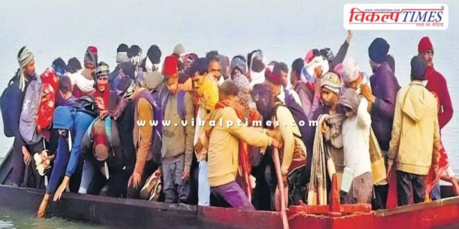 People crossing the Chambal River without any resources in itawa kota