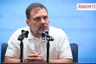 Rahul Gandhi meets the families in Indore