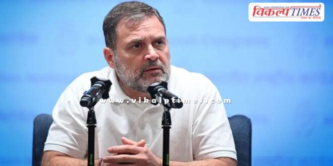 Rahul Gandhi meets the families in Indore