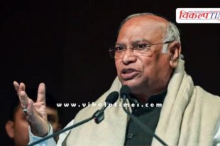 The Constitution, the Congress and I were insulted on Republic Day Kharge
