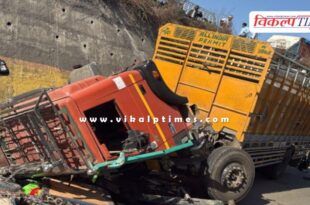 Truck falls 20 feet from Jaipur Expressway