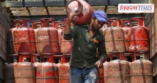 Amid LPG shortage, cylinders are being black marketed extensively, with those selling for ₹900 sold for ₹1800.
