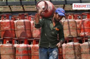 Amid LPG shortage, cylinders are being black marketed extensively, with those selling for ₹900 sold for ₹1800.