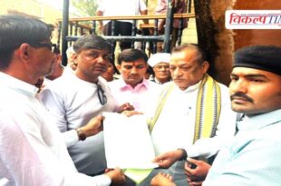 journalists express anger over the Collector jaisalmer, demand suspension