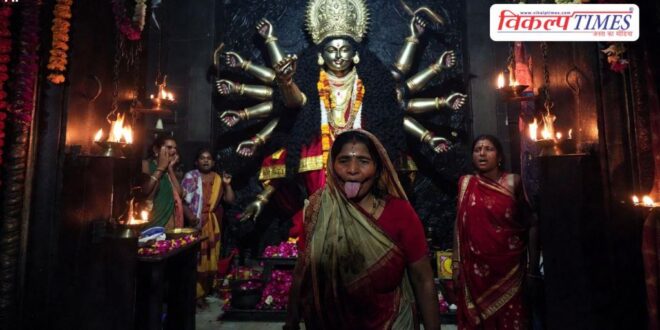 Husband Wife Hardoi Temple Uttar Pradesh News 28 April 26