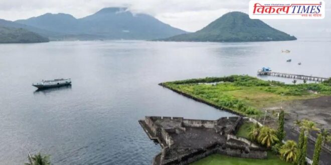 Indonesia hit by 7.4 magnitude earthquake