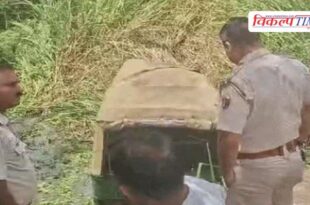 School auto filled with children falls into drain in kota