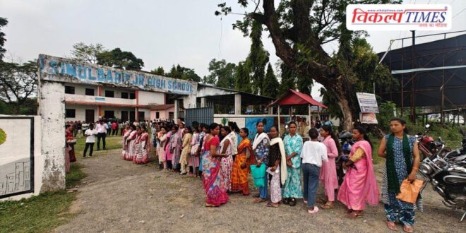 Voting continues in West Bengal and Tamil Nadu