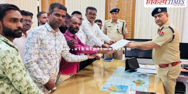 IFWJ Journalists demand for removal of SHO Mahendra Sirvi in sirohi