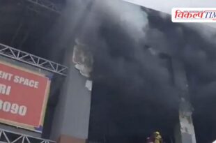 Massive fire breaks out in a four-storey building in Shahdara Delhi