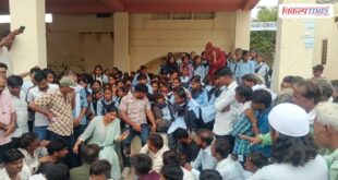 Demand for strict action against school teacher cloth female students bamanwas sawai madhopur vikalp times