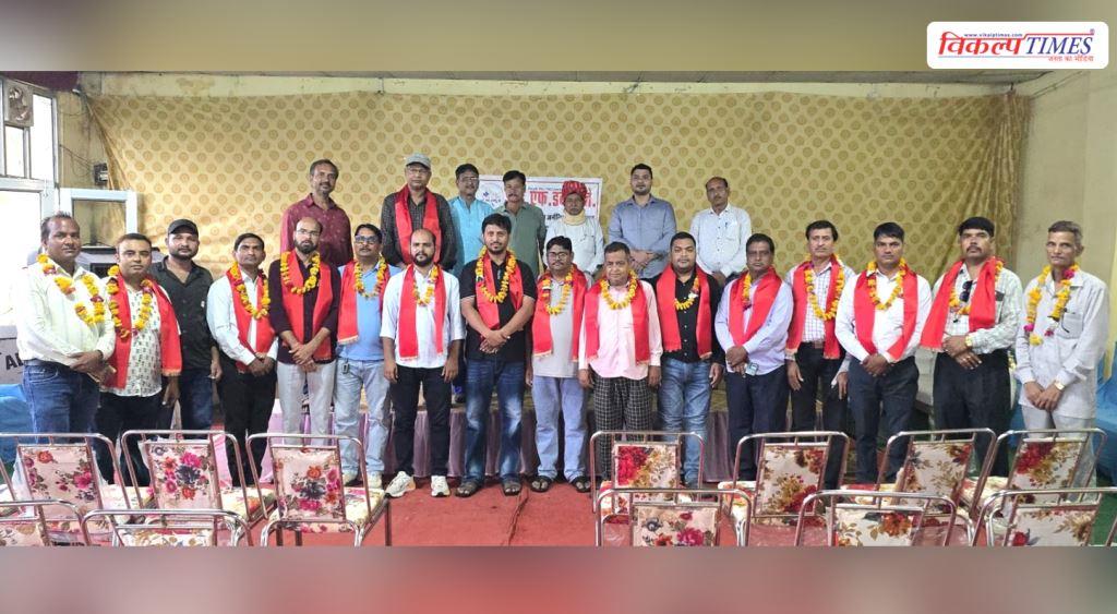Sawai Madhopur IFWJ President Rajesh Sharma felicitated Vikalp Times 2